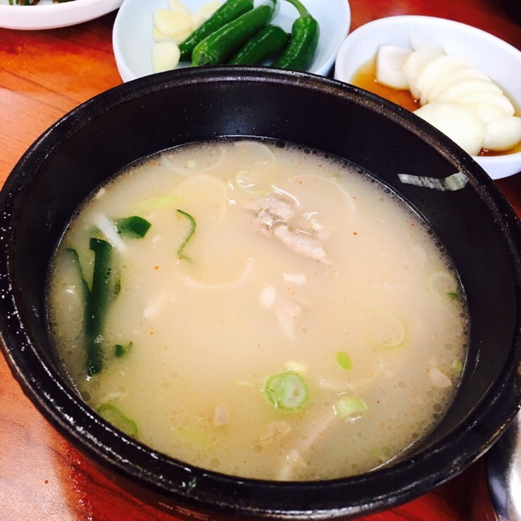 쌍둥이 돼지국밥 이미지