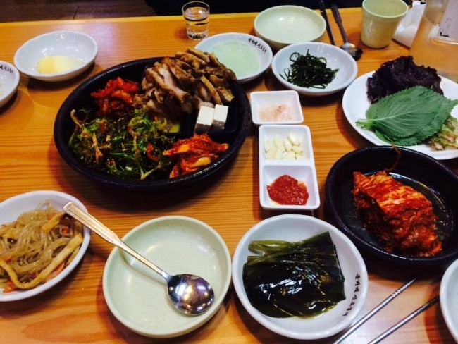 윤가네족발 이미지