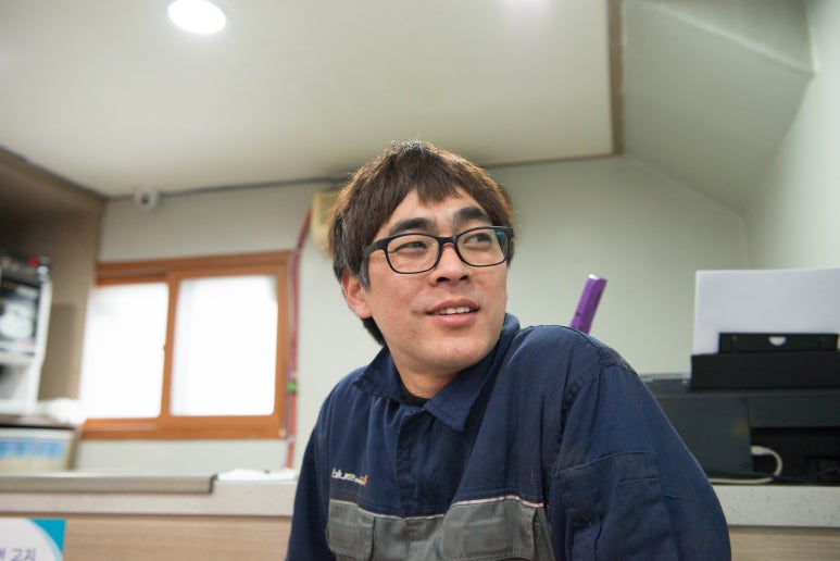 천하자동차전문정비 이미지