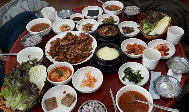 둥근상시골집 이미지