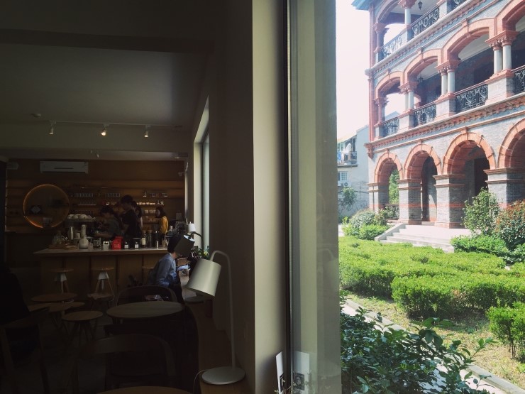 Cafe on 이미지