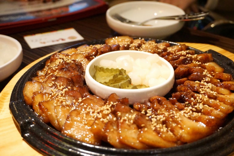 불로만치킨바베큐 이미지