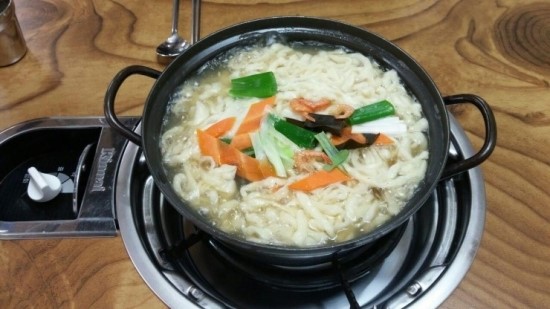 통통칼국수 이미지