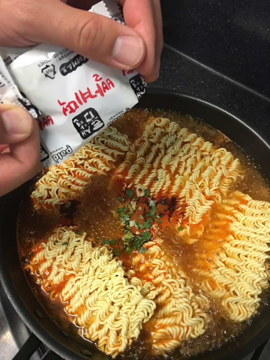 틈새라면 이미지