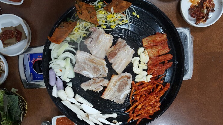 더덕솥뚜껑삼겹살 율량점 이미지