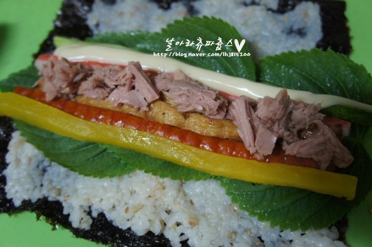 둘둘말은김밥 이미지