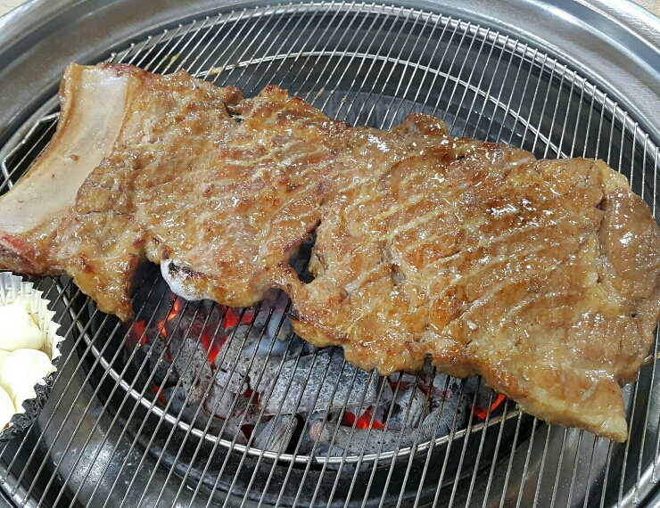 돈가참숯화로구이 이미지