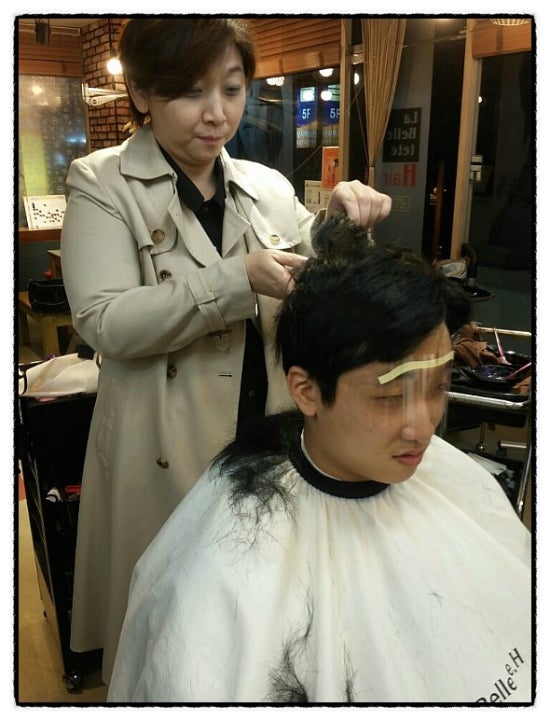까까머리 미용실 이미지