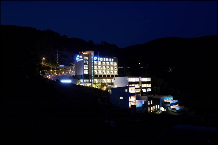 프래밀리풀빌라호텔 이미지
