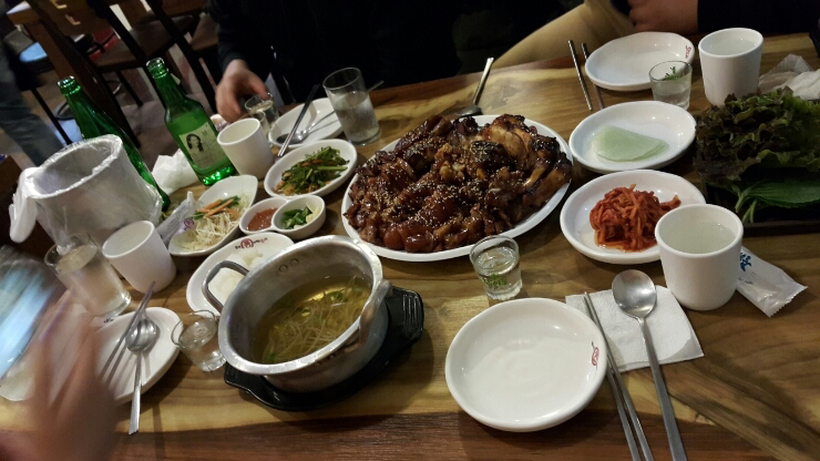 정석통바베큐족구이 이미지
