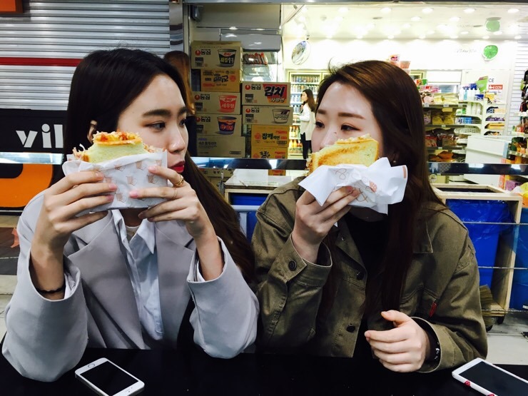 수덕토스트 이미지