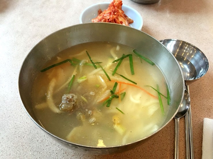 평양칼국수 이미지
