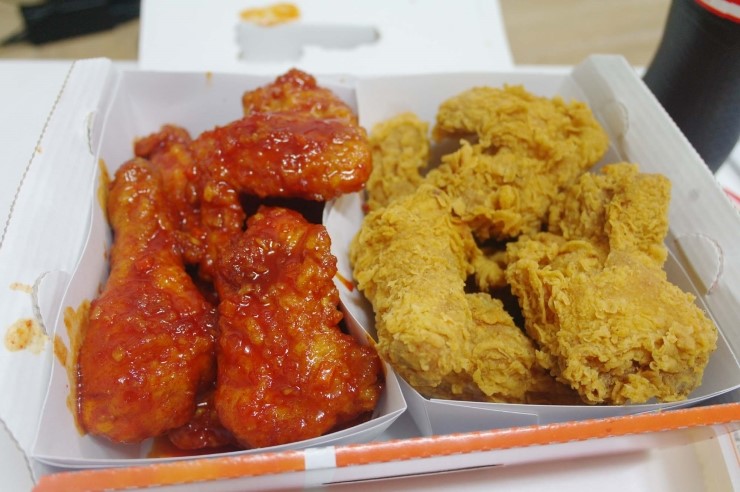 반반치킨 이미지