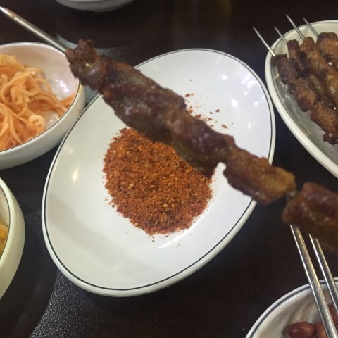 양꼬치앤칭따오 이미지