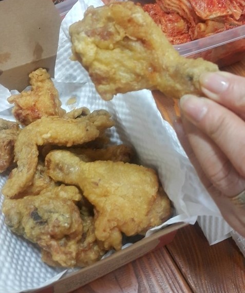 동큐치킨 이미지