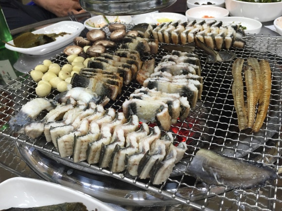 평화숯불민물장어구이 이미지