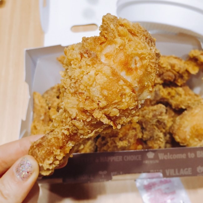 비에이취씨치킨 이미지