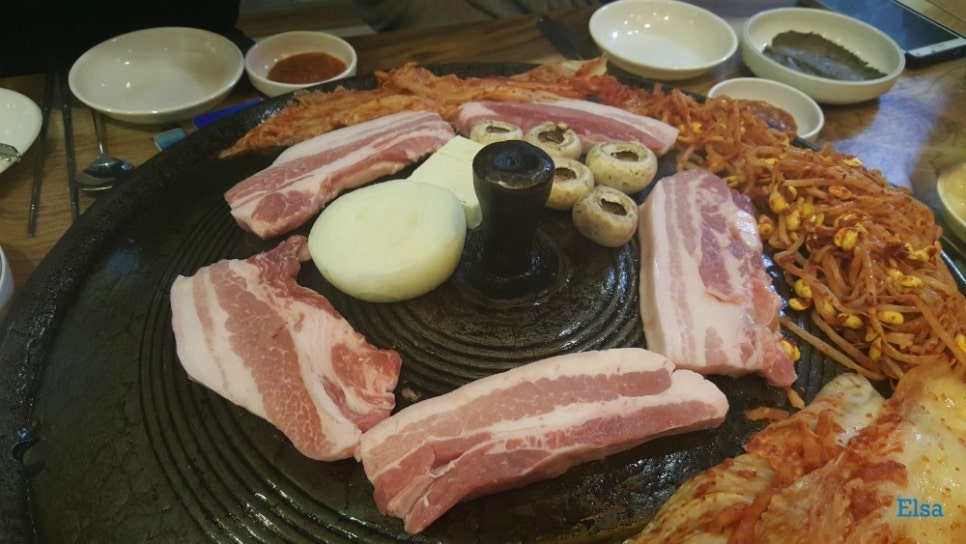 싹쓰리솥뚜껑삼겹살 이미지