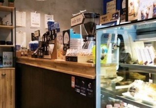 1층커피 이미지