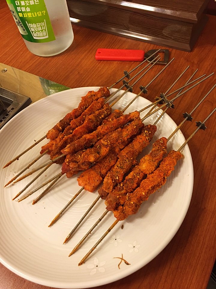 양꼬치앤칭따오 이미지
