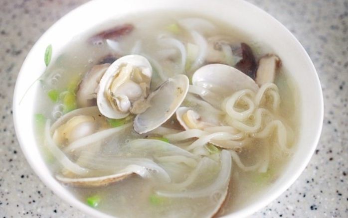 바지락칼국수 이미지