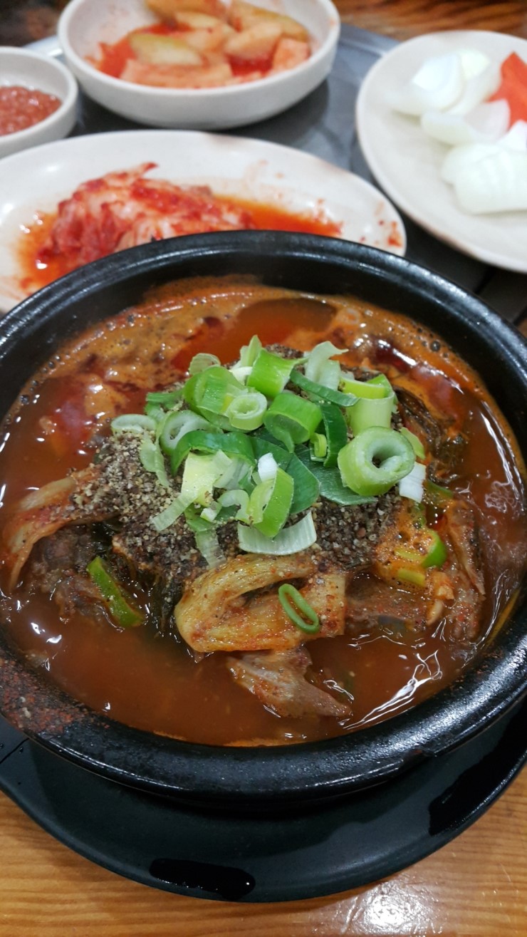 장터뼈다귀 이미지