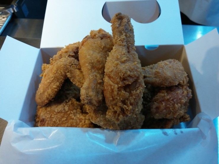 알맹치킨 이미지
