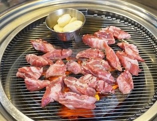 한우갈비의 습격 이미지