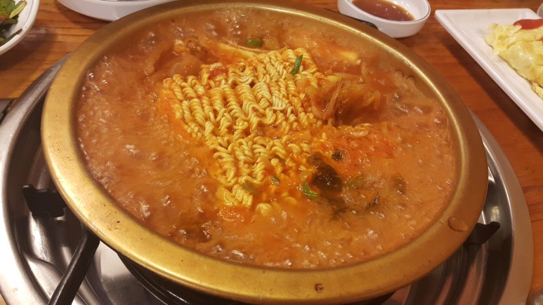 통통김치찌개 이미지