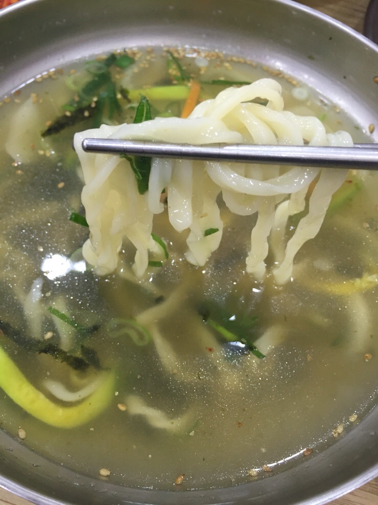 멸치칼국수·만둣국 이미지
