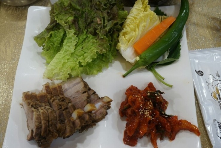 보쌈정식과칼국수 이미지