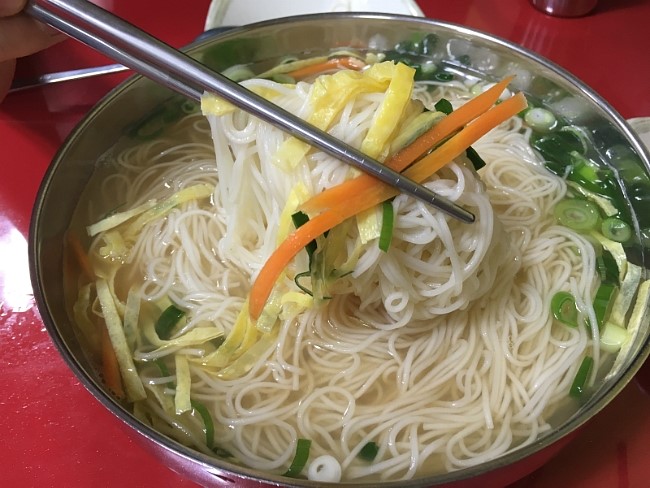 장수멸치국수 이미지