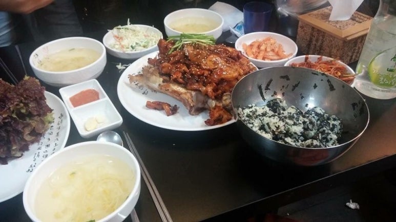 불불이족발 이미지