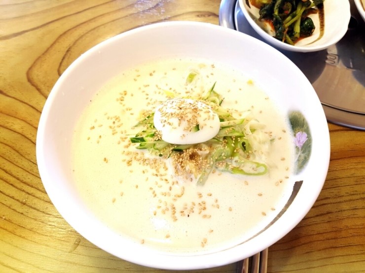 닭치고칼국수 이미지