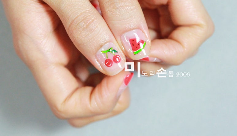 예쁜머리그림손톱 이미지