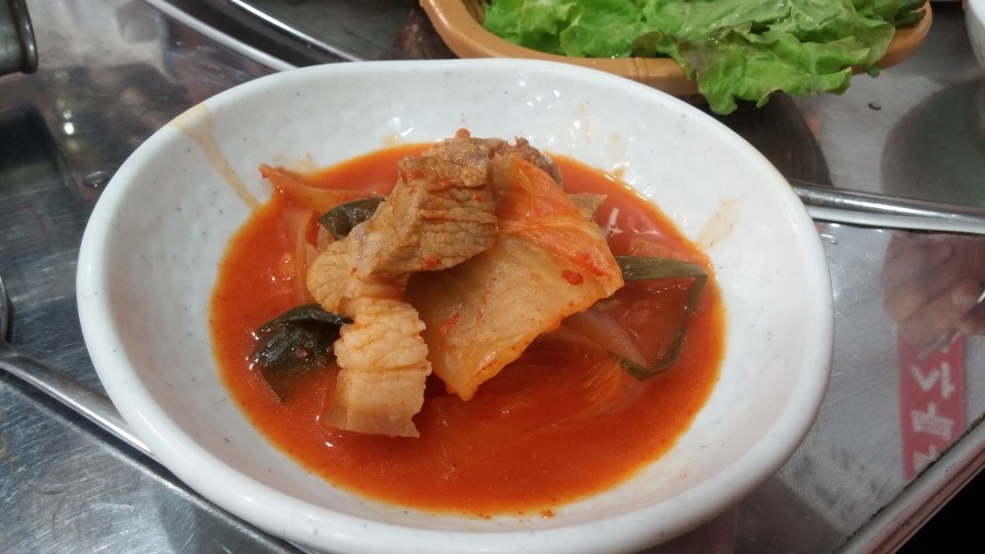 통돼지주먹고기김치두루치기 이미지