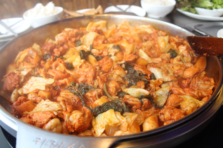 닭갈비 제작소 이미지