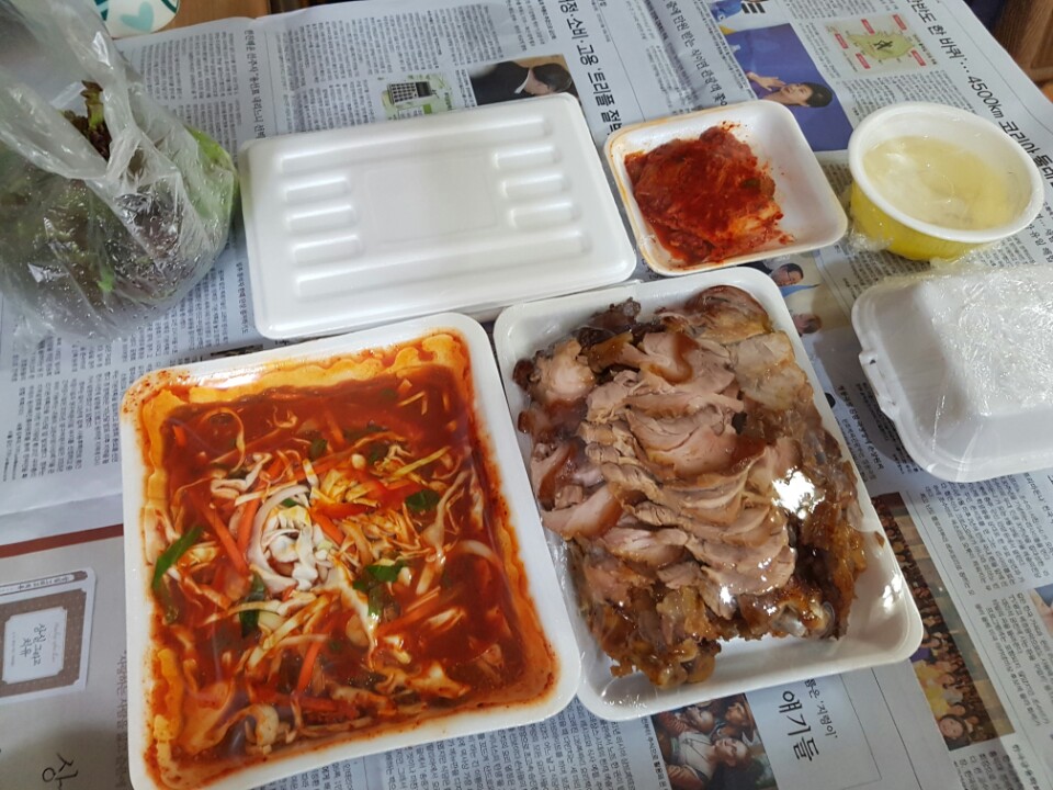 본가장충왕족발 이미지