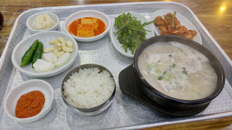 시골집 돼지국밥 이미지