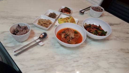제육밥상 이미지