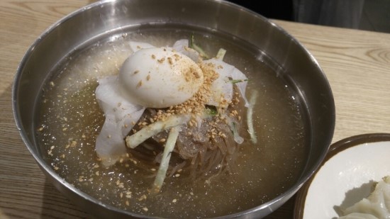 육쌈냉면 이미지