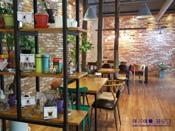 카페65도씨 이미지