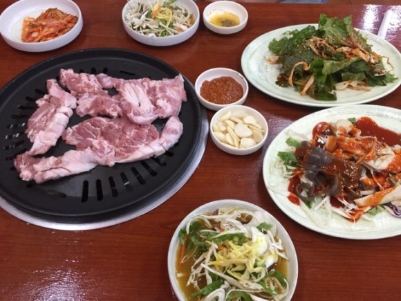 범돼지꿈식당 이미지
