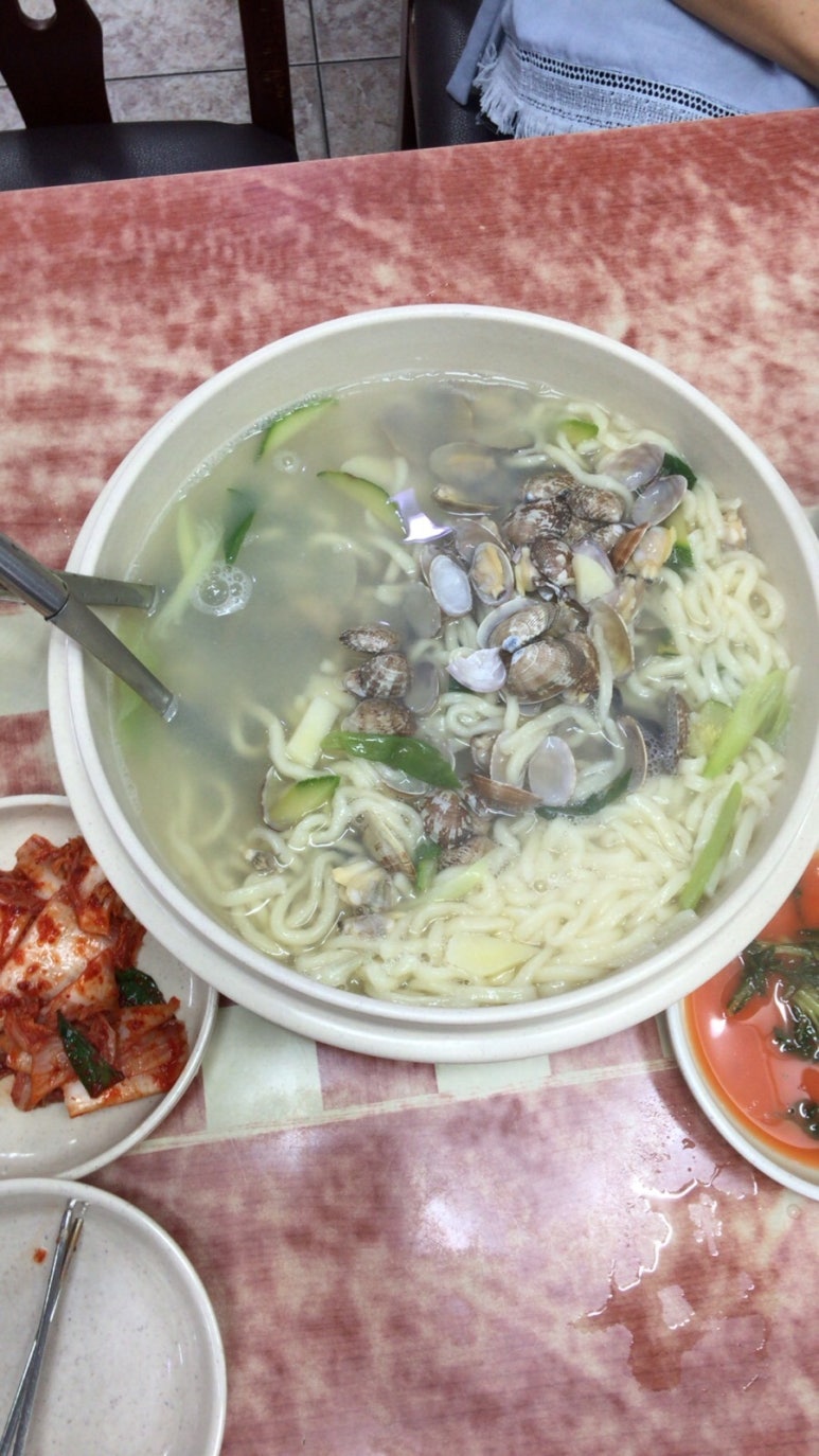 바지락칼국수 이미지