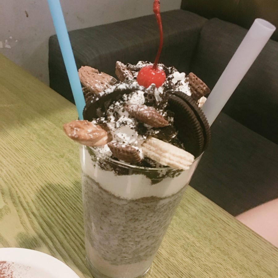 그녀의커피잔 이미지
