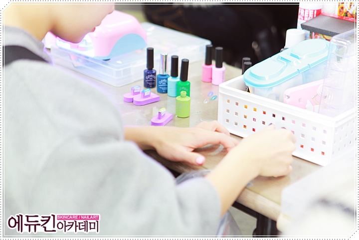 도움네일아트 이미지