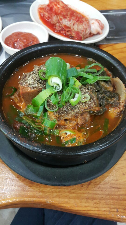 장터뼈다귀 이미지