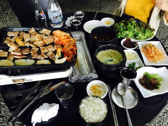 삽자루든돼지 이미지