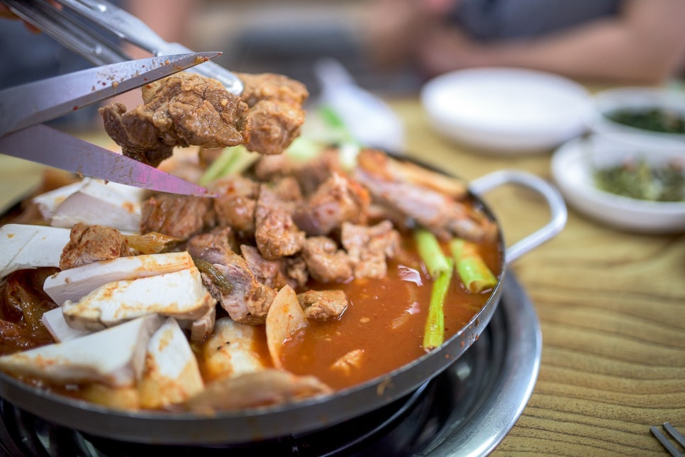 유명생선찌개 이미지