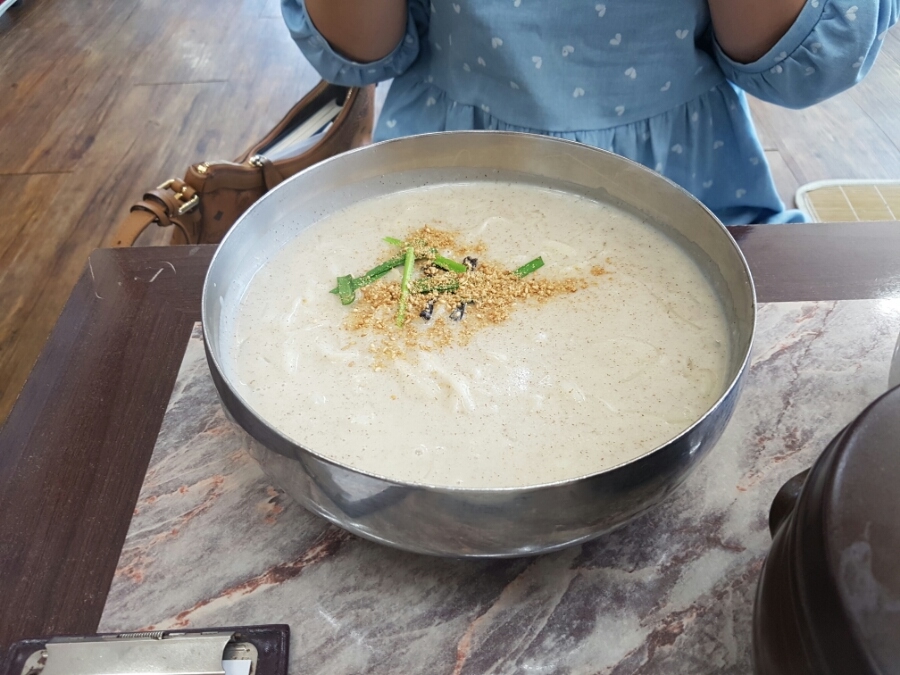행복한칼국수 이미지